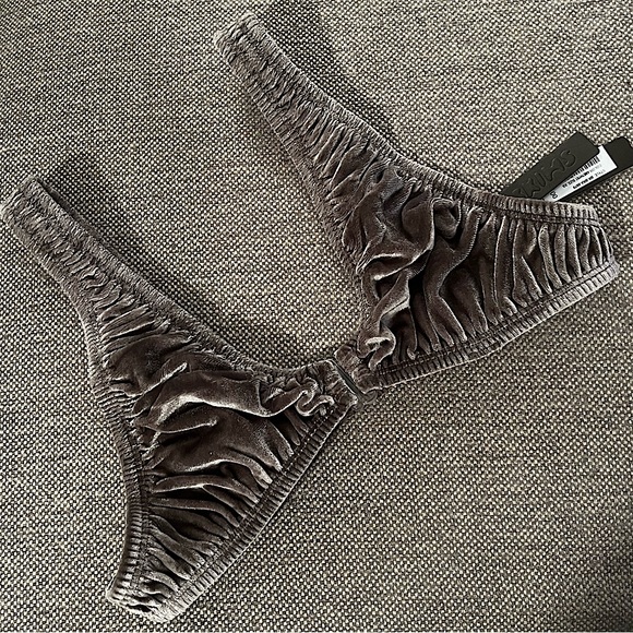 SKIMS Stretch Velvet Collection Bra Bralette in Amethyst - New with Tags! - Picture 2 of 15